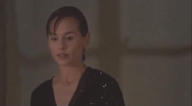 Leelee Sobieski and Tara Fitzgerald lesbic scene in In a Dark Place