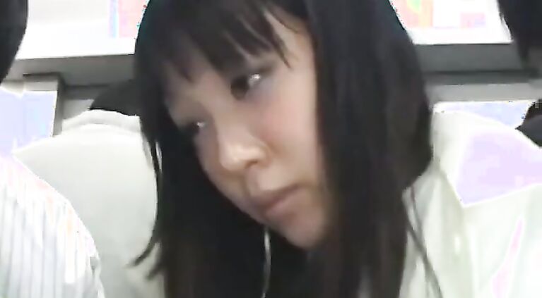 Thai wive was forced to do a rough oral sex act video.