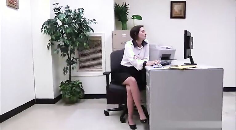 A young wive is brutally forced to do xxx rape in this free rape snuff porn movie.