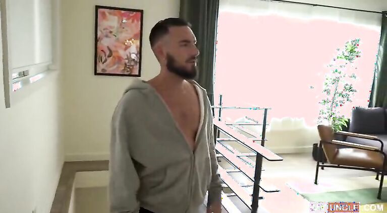 Watch family porn featuring hunks and twinks giving deep blowjobs.