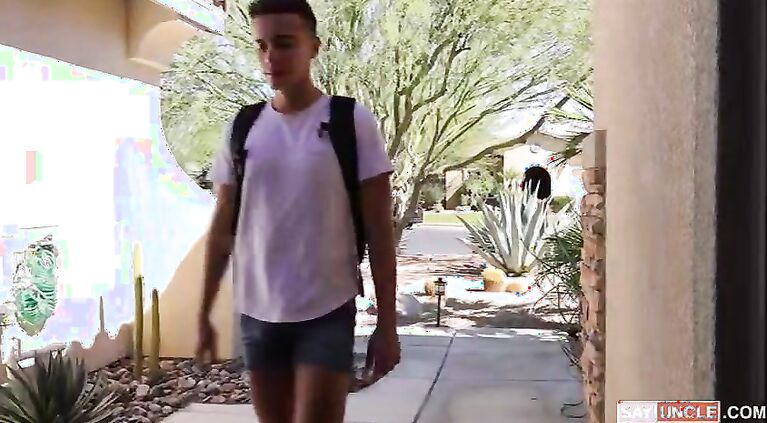 Two twinks are ready to fuck each other in family porn.