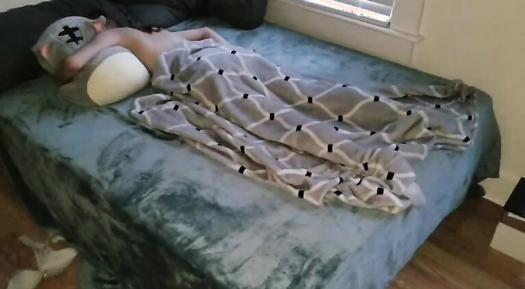 s. little sister gets a secret creampie