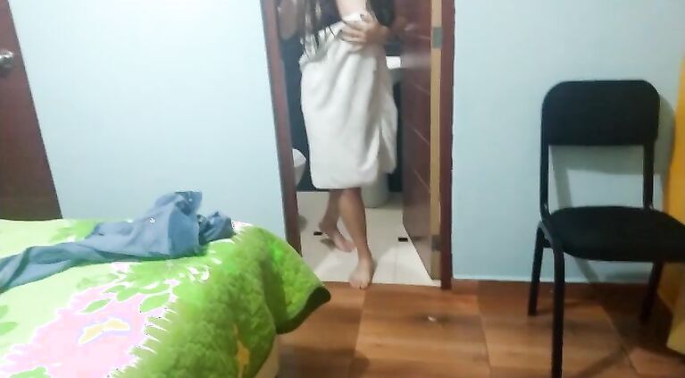 The sister-in-law on vacation comes d. to the hotel after the party (2)