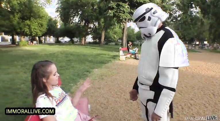 STAR WARS LOVING TEEN EATS ASS & GETS A CREAMPIE!