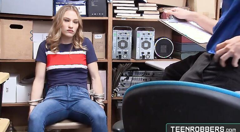 Pervert Guard Ties a Thief so That She does Not Escape - Teenrobbers.com