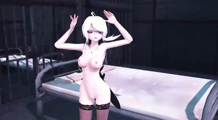 White hair whore enjoys insect fuck in prison