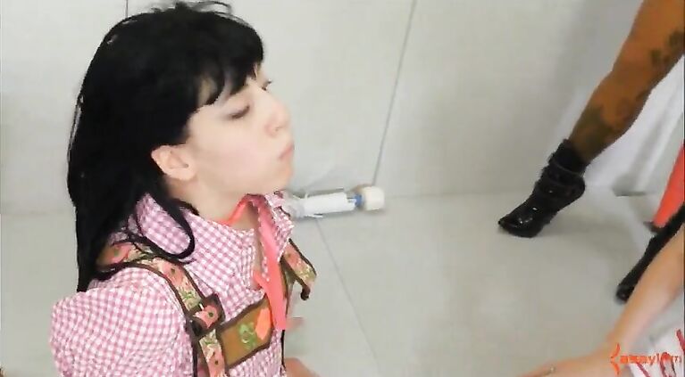 Piss Games With Charlotte Sartre And Bobbi Dylan