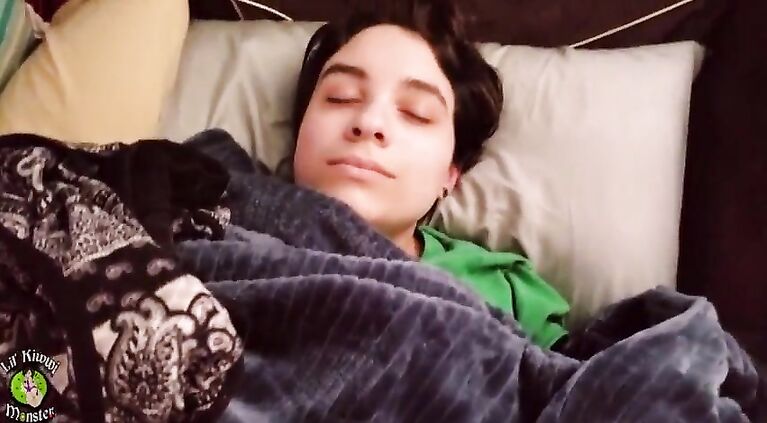 Sleepy PAWG gets her Pussy CREAM PIED after a long night! *All my FULL length Videos are on XVIDEOS RED*