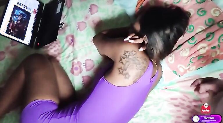Abuso Sexual Le llene la Cara de Leche a la Prima de Mi Novia antes de dormir Esta fue su reaccion Al Cobrarle el alquiler de Esta Forma en medellin colombia Lol https://onlyfans.com/hotlatiina Lauren Latina