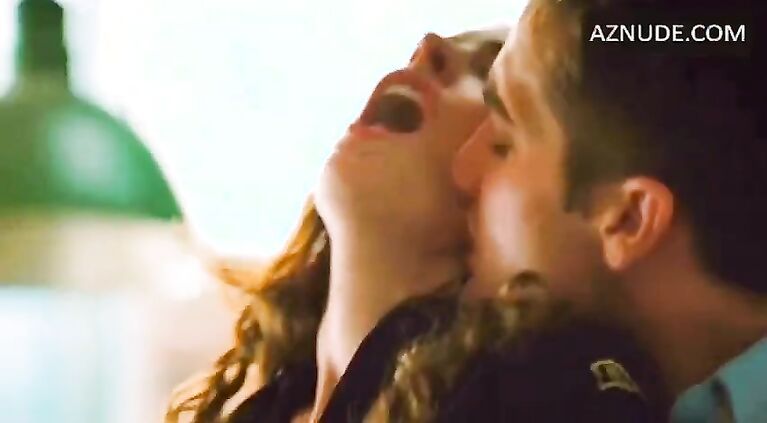 Anne Hathaway Sex in Kitchen (Looped)